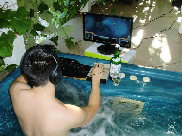SC2_in_Jacuzzi